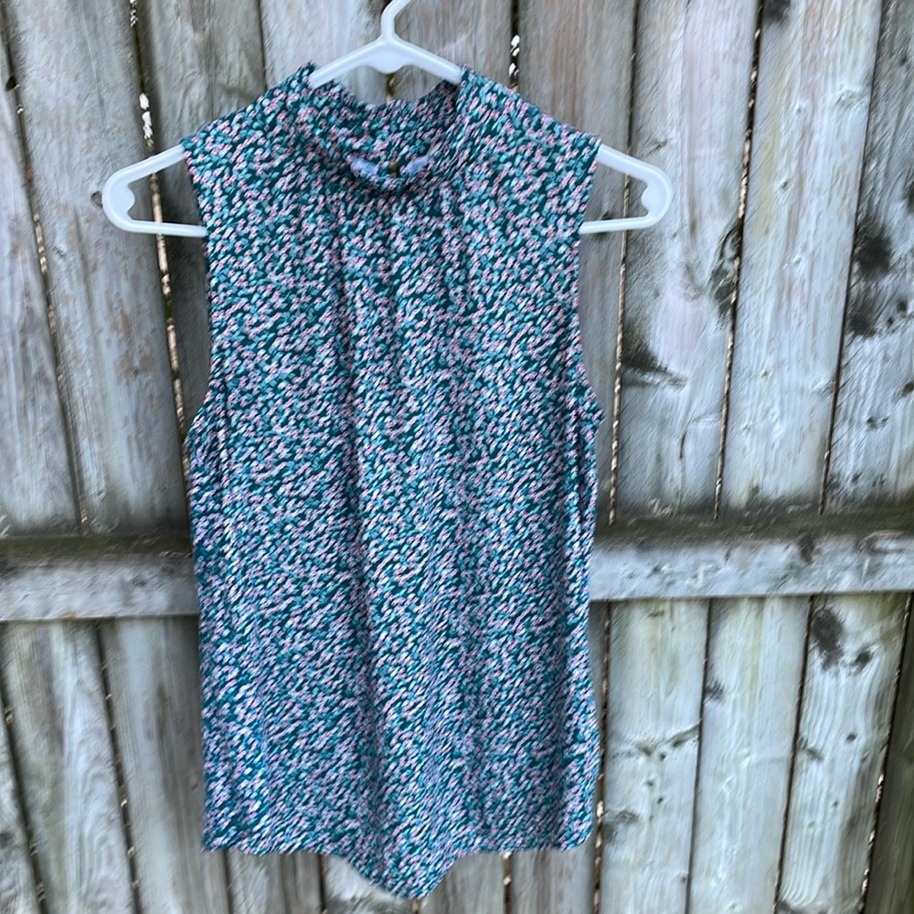 FREE w/purchase Loft sleeveless shell tank blouse mockneck ruffle green red S
